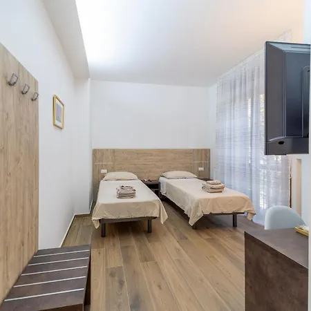 Mentana Гостьовий будинок